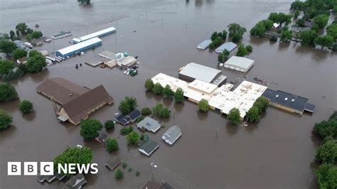 heavy r pron|Iowa, South Dakota flooding: 1 dead, hundreds of homes .